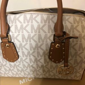****SOLD*****Micheal kors two way bag